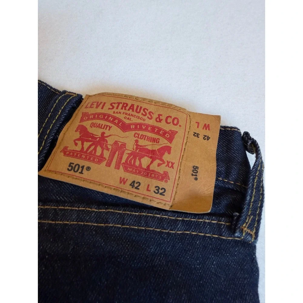 Levi's 501 Original Fit Jeans Men 42x32 Blue Button Fly Straight Leg 00501-2331